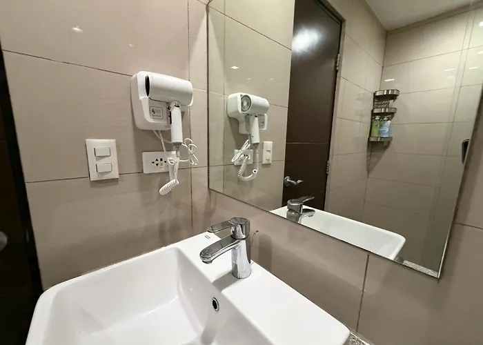 Deluxe Uptown Parksuites 1bedroom With Balcony 3*