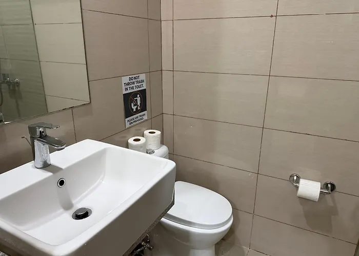 Deluxe Uptown Parksuites 1bedroom With Balcony 3*