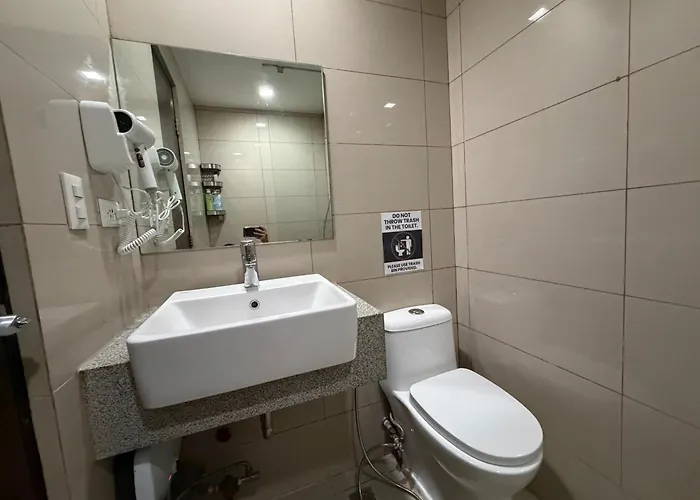 Deluxe Uptown Parksuites 1bedroom With Balcony 3* Manila