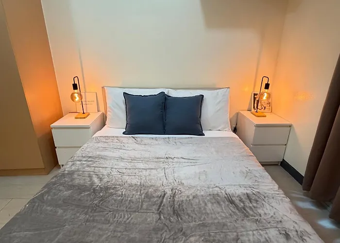 Apartahotel Deluxe Uptown Parksuites 1bedroom With Balcony 3*
