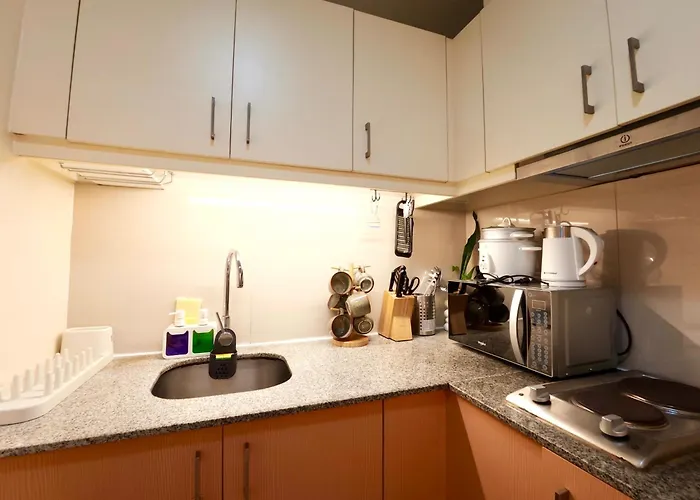 Deluxe Uptown Parksuites 1bedroom With Balcony Apartahotel 3*